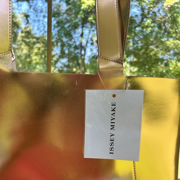 NWT- AUTHENTIC Issey Miyake Metallic Gold Tote Bag - Picture 2 of 5